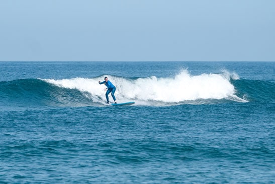 The surf course in Spain also includes advanced surfing for intermedians