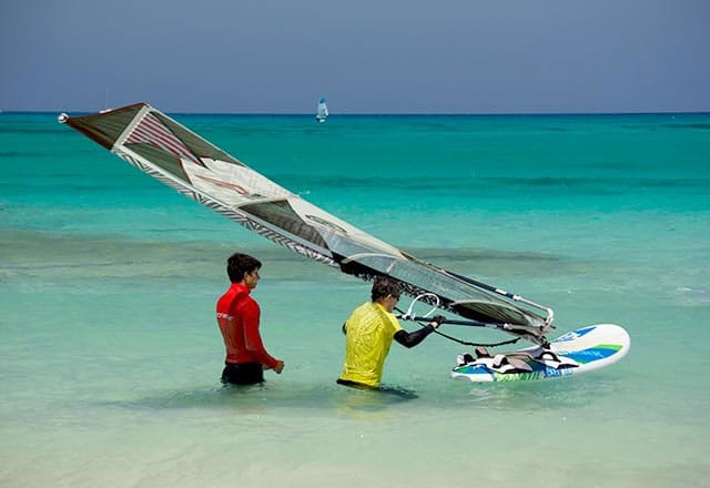 The windsurfing lesson takes place from the second day directly on the water