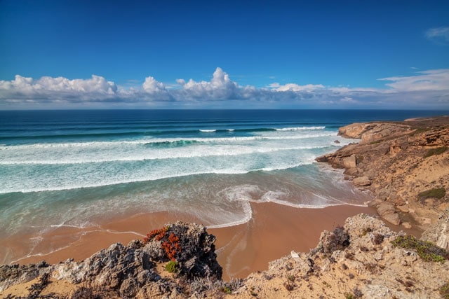 Kitesurfen, Windsurfen, Stand Up Paddle (SUP) oder Surfen lernen in den Surfcamps Portugal