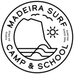 Das Logo des Madeira Surfcamps