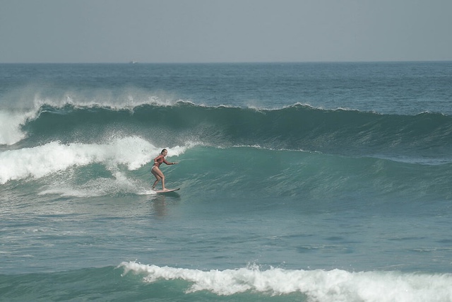 How to learn surfing in Bali in a surf course